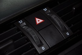 2011款斯柯达晶锐1.6L手动酷黑版