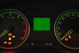 2011款斯柯达晶锐1.6L手动酷黑版