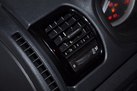 2011款斯柯达晶锐1.6L手动酷黑版