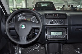2011款斯柯达晶锐1.6L手动酷黑版