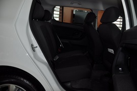 2011款斯柯达晶锐1.6L手动酷黑版