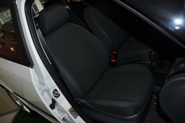 2011款斯柯达晶锐1.6L手动酷黑版