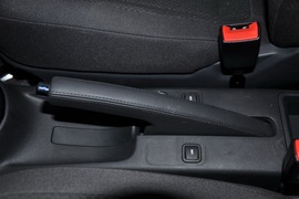 2011款斯柯达晶锐1.6L手动酷黑版