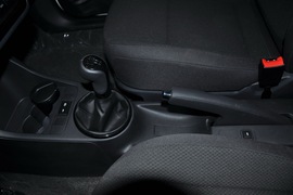 2011款斯柯达晶锐1.6L手动酷黑版