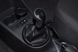 2011款斯柯达晶锐1.6L手动酷黑版