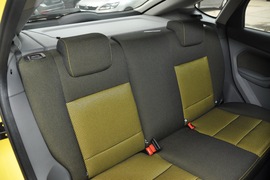 2011款福特福克斯两厢2.0L手自一体运动型