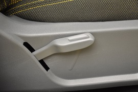 2011款福特福克斯两厢2.0L手自一体运动型