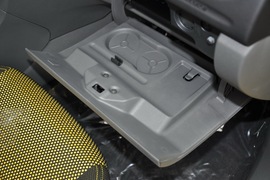 2011款福特福克斯两厢2.0L手自一体运动型