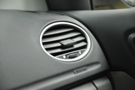 2011款福特福克斯两厢2.0L手自一体运动型