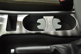 2011款福特福克斯两厢2.0L手自一体运动型