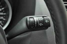 2011款福特福克斯两厢2.0L手自一体运动型