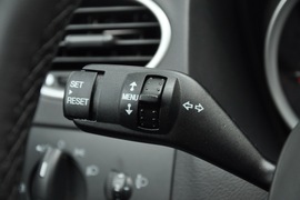 2011款福特福克斯两厢2.0L手自一体运动型