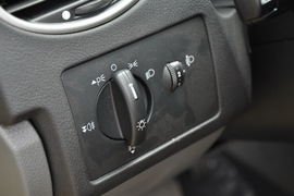 2011款福特福克斯两厢2.0L手自一体运动型