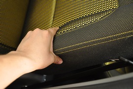 2011款福特福克斯两厢2.0L手自一体运动型