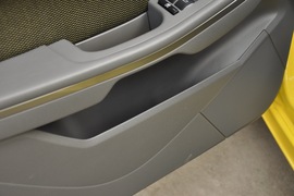 2011款福特福克斯两厢2.0L手自一体运动型