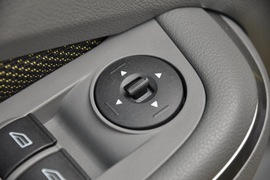 2011款福特福克斯两厢2.0L手自一体运动型