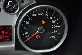 2011款福特福克斯两厢2.0L手自一体运动型