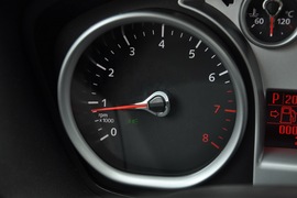2011款福特福克斯两厢2.0L手自一体运动型