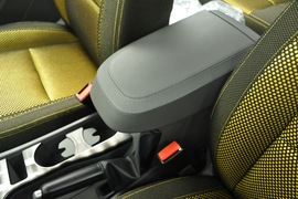 2011款福特福克斯两厢2.0L手自一体运动型