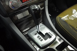 2011款福特福克斯两厢2.0L手自一体运动型