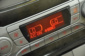 2011款福特福克斯两厢2.0L手自一体运动型