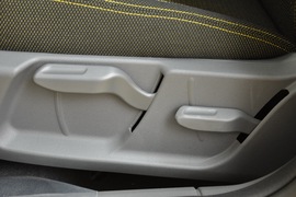 2011款福特福克斯两厢2.0L手自一体运动型