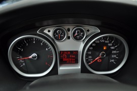 2011款福特福克斯两厢2.0L手自一体运动型