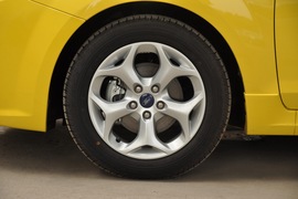 2011款福特福克斯两厢2.0L手自一体运动型