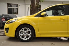 2011款福特福克斯两厢2.0L手自一体运动型