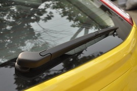 2011款福特福克斯两厢2.0L手自一体运动型