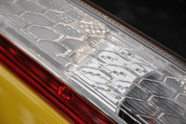 2011款福特福克斯两厢2.0L手自一体运动型