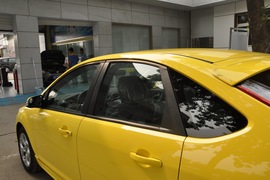 2011款福特福克斯两厢2.0L手自一体运动型