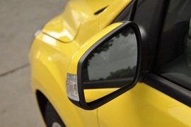 2011款福特福克斯两厢2.0L手自一体运动型