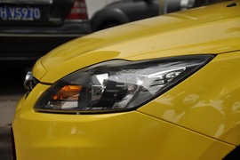 2011款福特福克斯两厢2.0L手自一体运动型