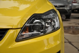 2011款福特福克斯两厢2.0L手自一体运动型