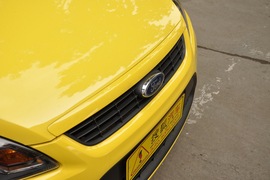 2011款福特福克斯两厢2.0L手自一体运动型