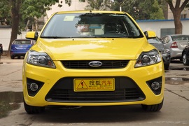 2011款福特福克斯两厢2.0L手自一体运动型