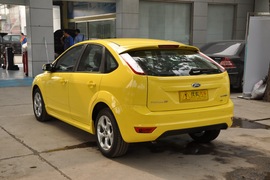 2011款福特福克斯两厢2.0L手自一体运动型