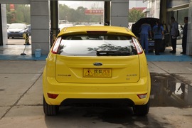 2011款福特福克斯两厢2.0L手自一体运动型