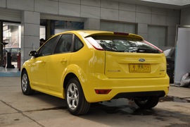 2011款福特福克斯两厢2.0L手自一体运动型