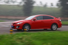 2010款马自达睿翼轿跑2.0L豪华版试驾实拍