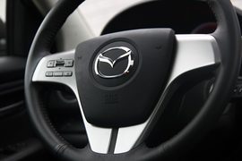 2010款马自达睿翼轿跑2.0L豪华版试驾实拍