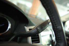 2010款凯迪拉克凯雷德混合动力