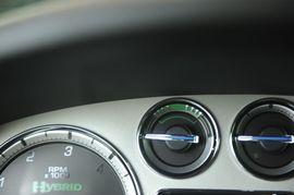 2010款凯迪拉克凯雷德混合动力