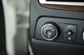 2010款凯迪拉克凯雷德混合动力