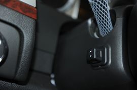 2010款凯迪拉克凯雷德混合动力