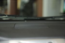 2010款凯迪拉克凯雷德混合动力