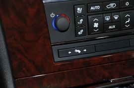 2010款凯迪拉克凯雷德混合动力