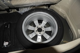 2008款丰田普瑞维亚2.4豪华型到店实拍