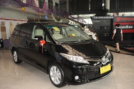 2008款丰田普瑞维亚2.4豪华型到店实拍